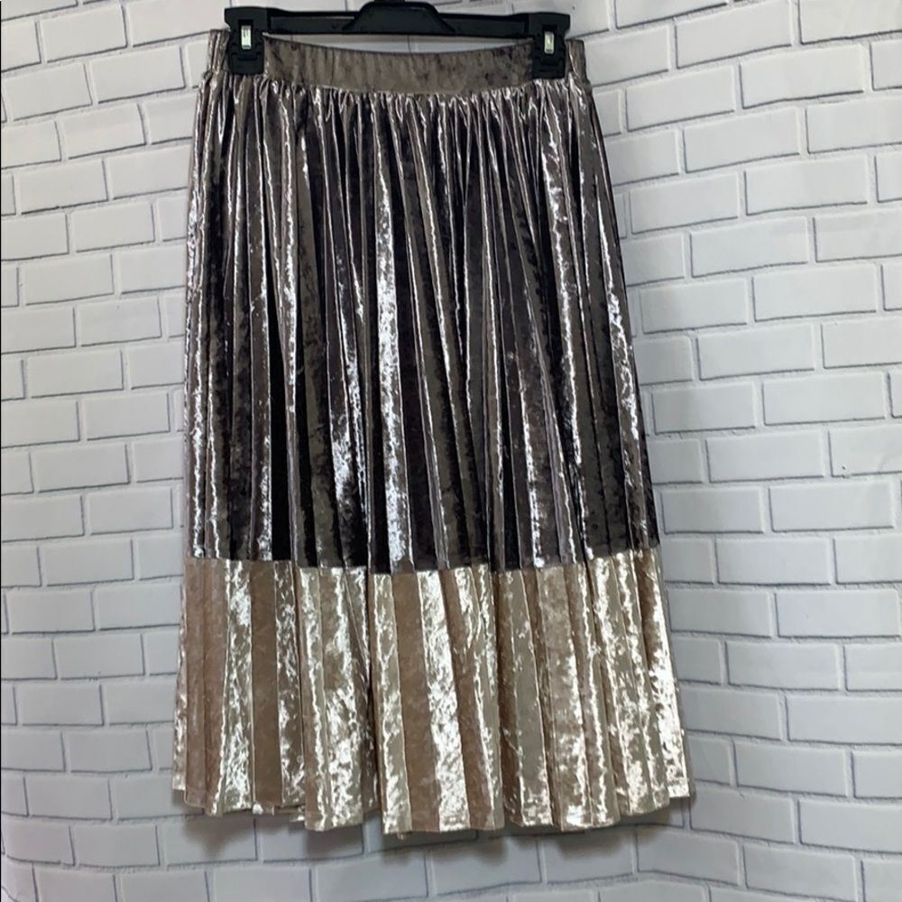 Easel Mushroom Ice Velvet Pleated Midi Skirt Sz‎ S